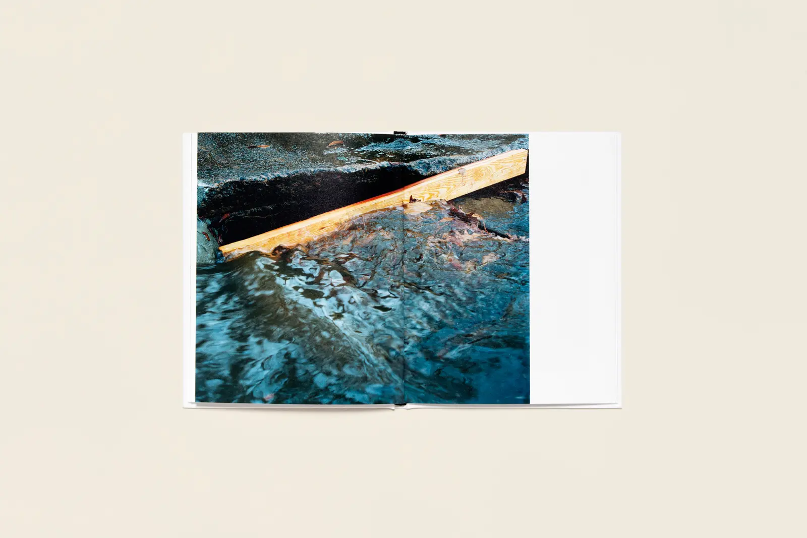 Vitreous China image 8