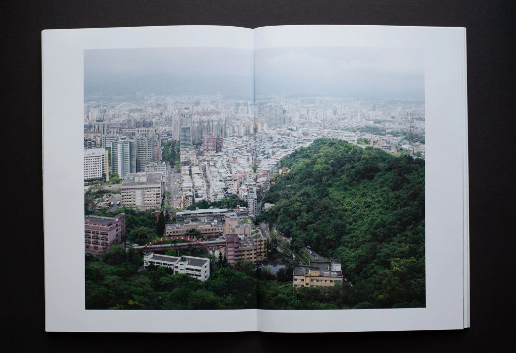 Dérive #3. The Island image 2