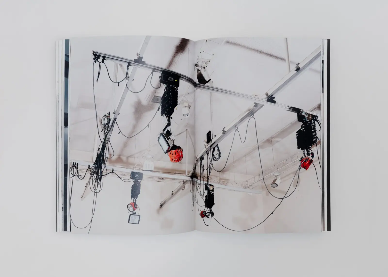 Nel Quasi Invisibile image 9